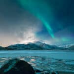 Tanzende Polarlichter in der Nacht - Nordlichter fotografieren