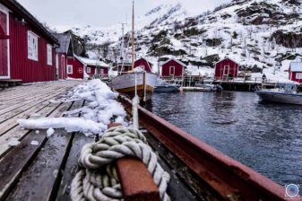 Im Hafen von Nusfjord Foto J. Schellig scaled