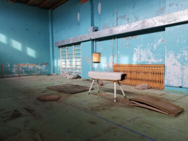 Turnhalle Pyramiden scaled e1611490437150