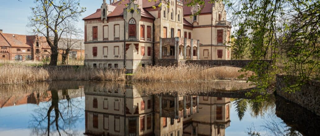 Das Wasserschloss auf dem Land