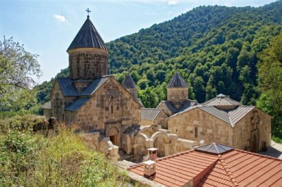 armenien alte klosteranlage