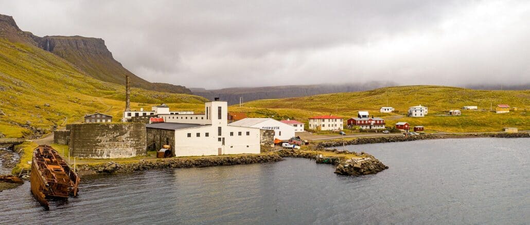 Ehemalige Heringsfabrik in Djúpavík