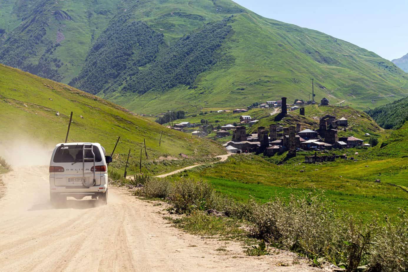 Fahrt-nach-Ushguli-im-Kaukasus