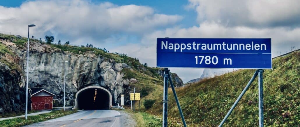 Tunnel bei Napp auf den Lofoten