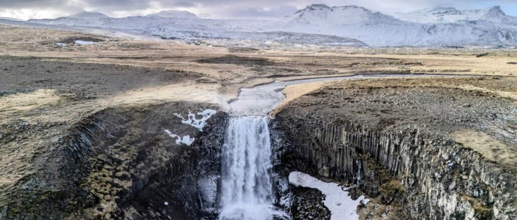 Wasserfall in frostiger Stimmung - Island Fotoreise