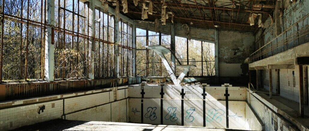 Schwimmbad-Lasurnyj-2025